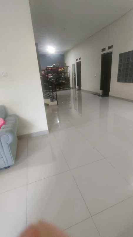 dijual rumah komplek pharmindo