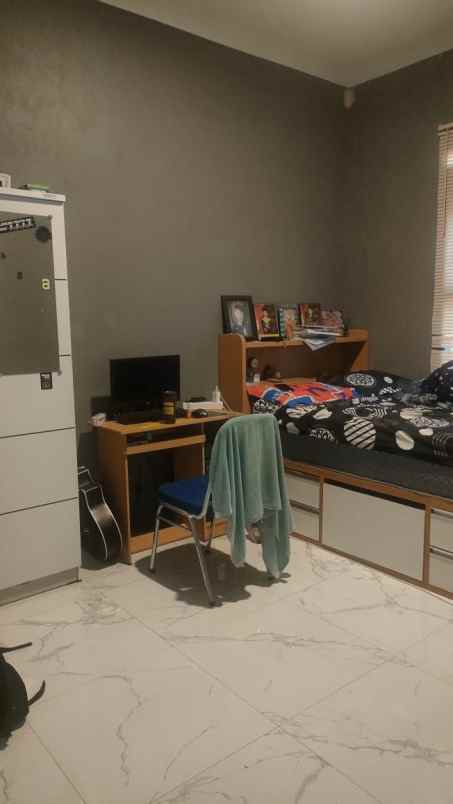 dijual rumah komplek pharmindo