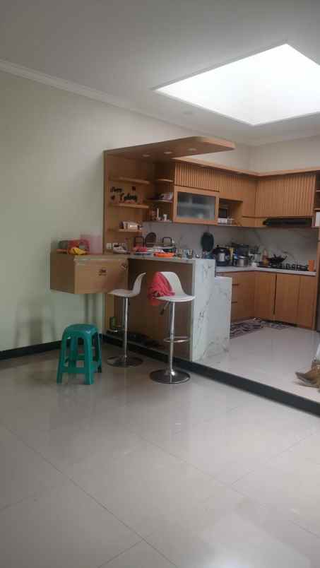 dijual rumah komplek pharmindo