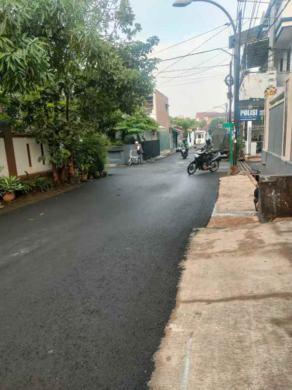 dijual rumah komplek pharmindo