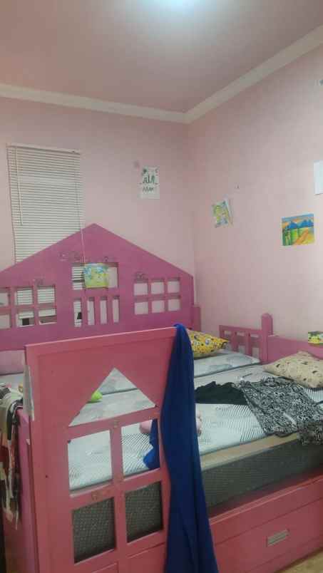 dijual rumah komplek pharmindo