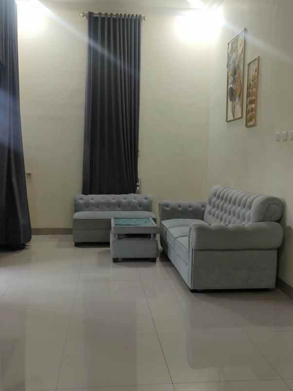 dijual rumah komplek pharmindo