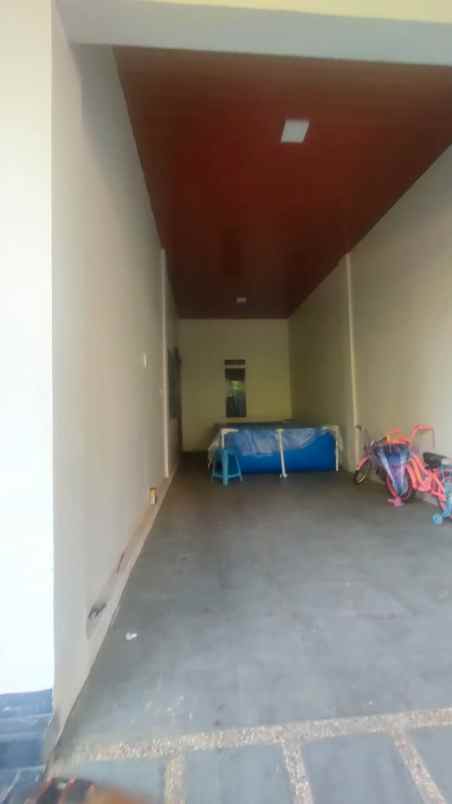 dijual rumah komplek pharmindo