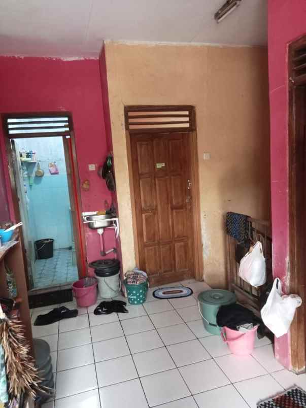 dijual rumah komplek polri gowok sleman