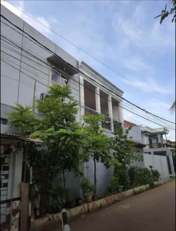 dijual rumah komplek swadaya duren