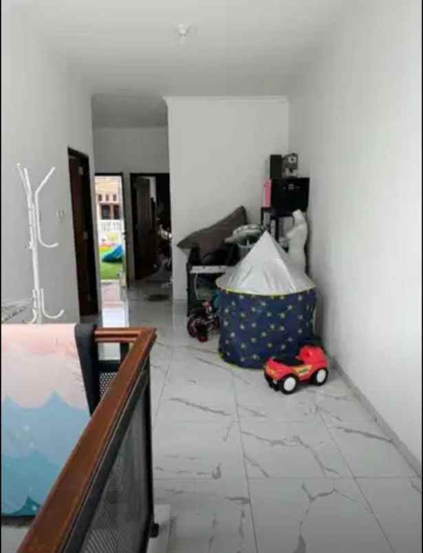 dijual rumah komplek taman buaran indah