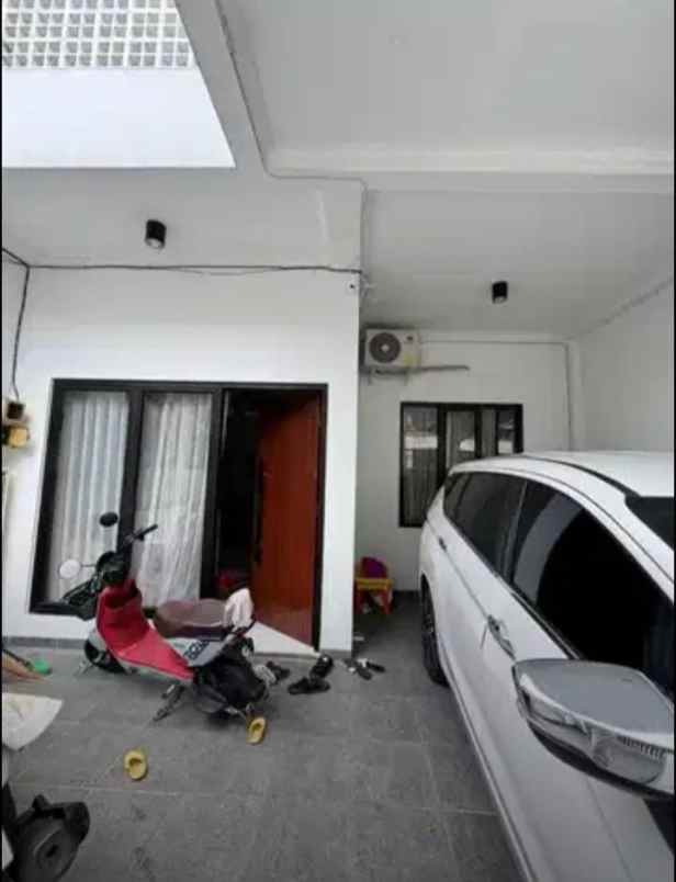 dijual rumah komplek taman buaran indah