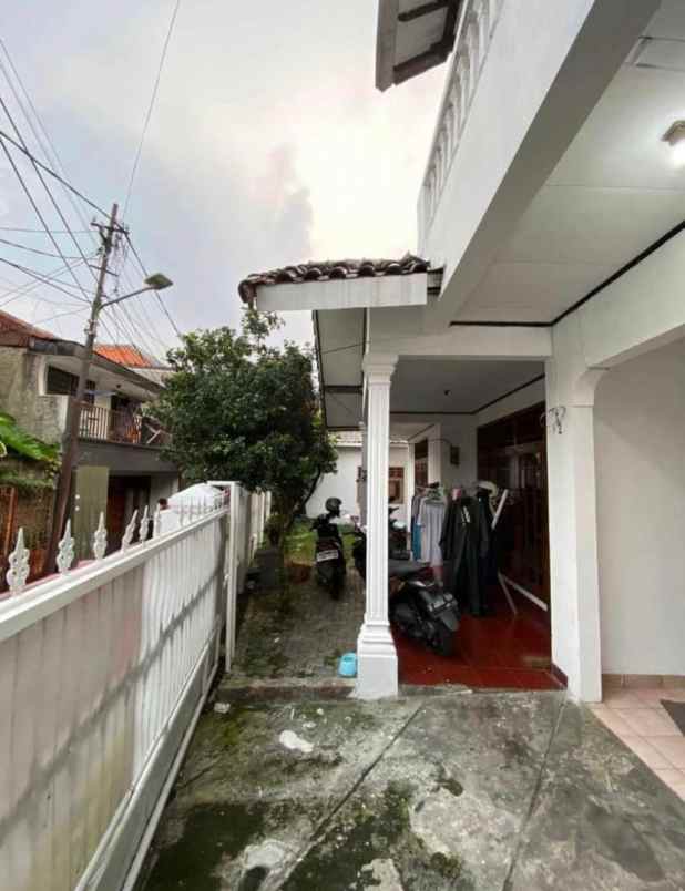 dijual rumah kost strategis di blok a jaksel