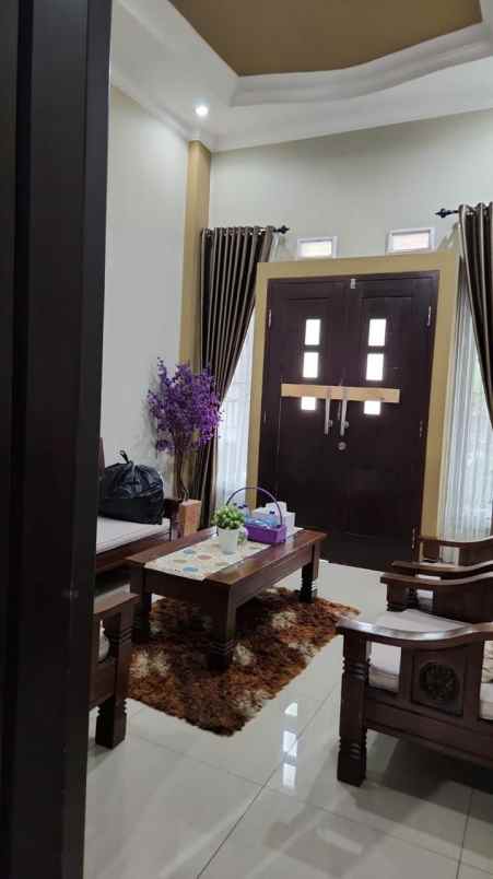 dijual rumah kota bandung jl kembar mas