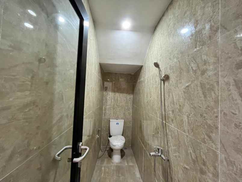 dijual rumah kuwukan