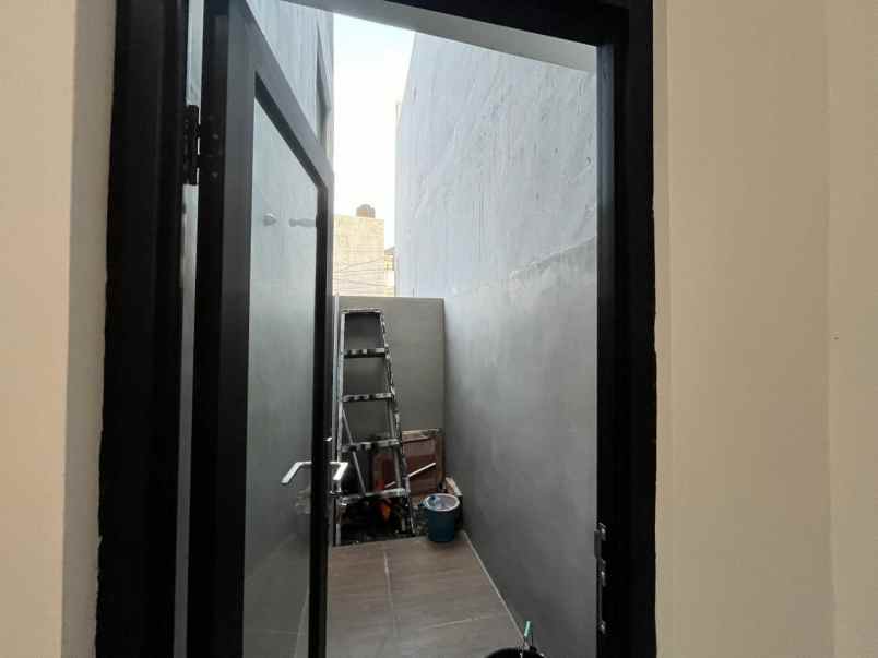 dijual rumah kuwukan