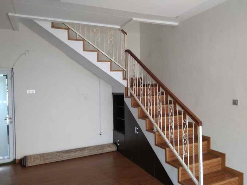 dijual rumah lembang bandung barat