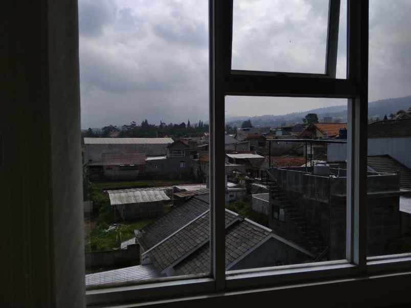 dijual rumah lembang bandung barat