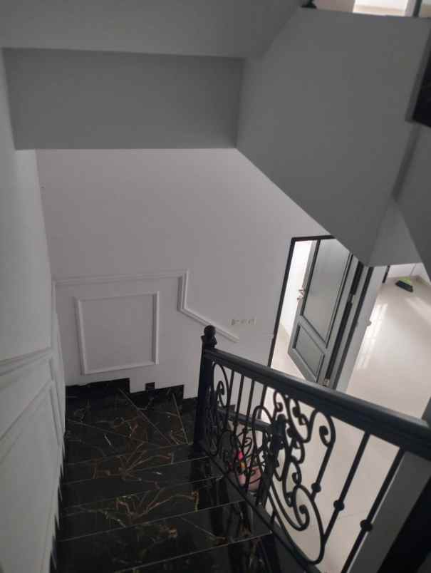 dijual rumah m kahfi 1 jagakarsa