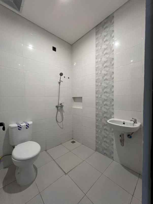 dijual rumah manukan