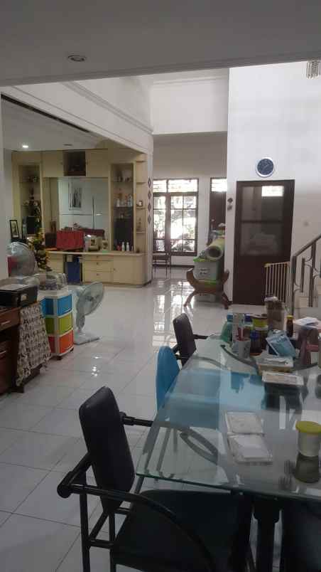 dijual rumah manyar jaya