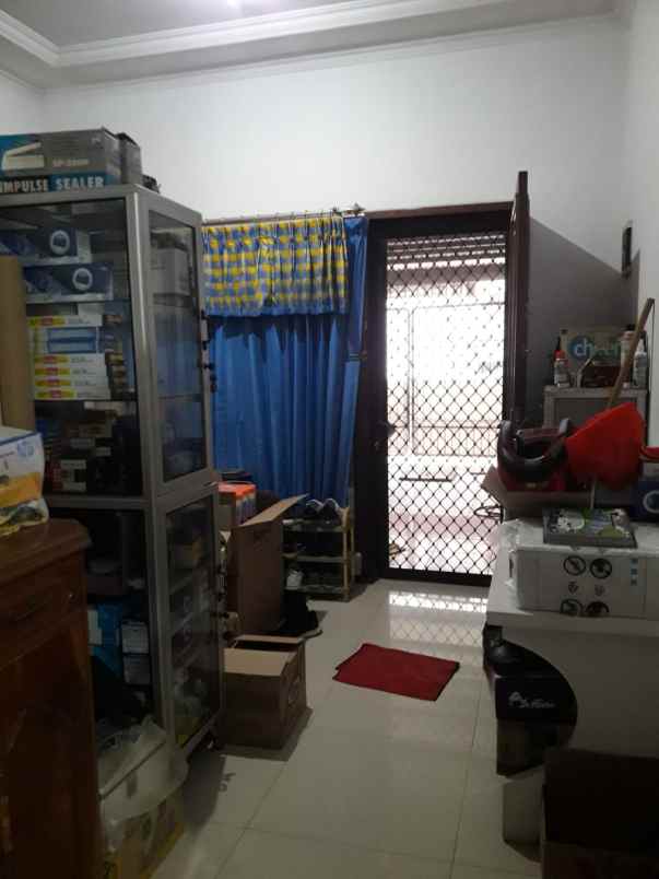 dijual rumah manyar kartika