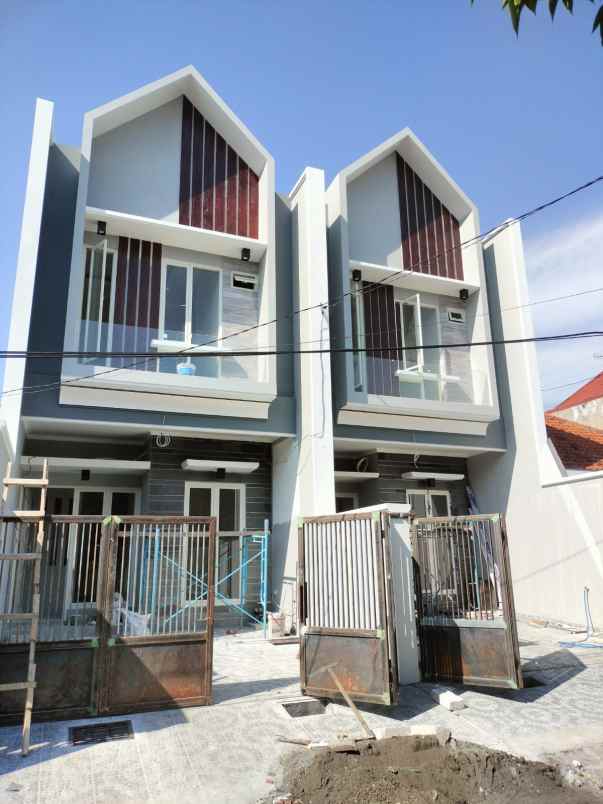 dijual rumah manyar tirtoasri manyar