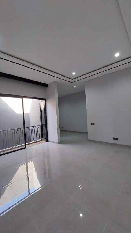 dijual rumah manyar tompotika sukolilo