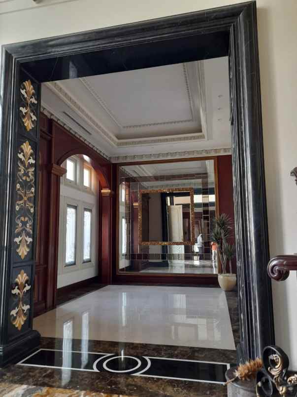 dijual rumah mewah di pakuwon indah surabaya