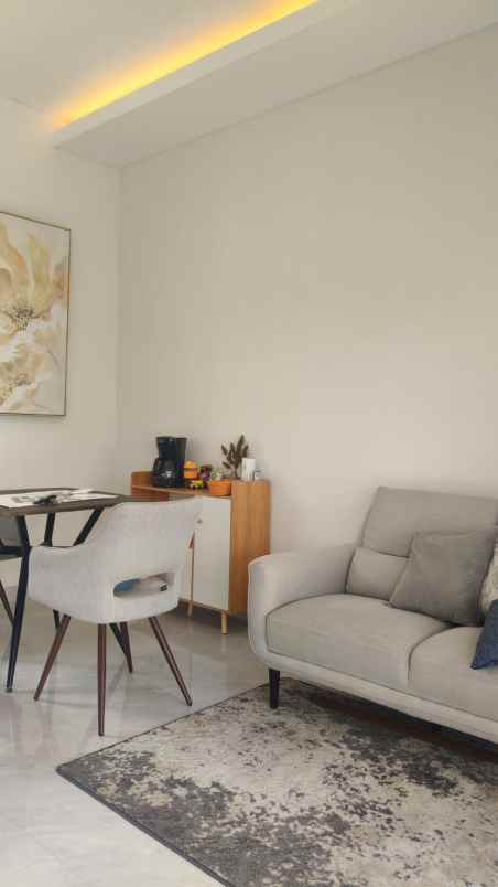 dijual rumah mewah di perumahan konsep resort di depok
