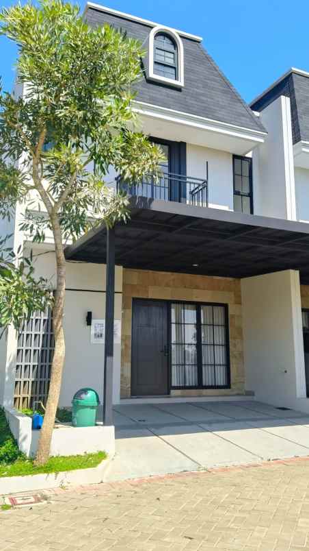 dijual rumah mewah di perumahan konsep resort di depok