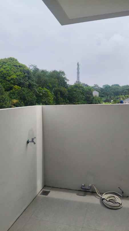 dijual rumah mewah di perumahan konsep resort di depok