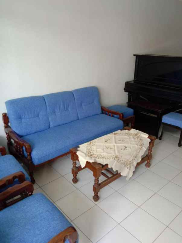 dijual rumah mulyosari timur