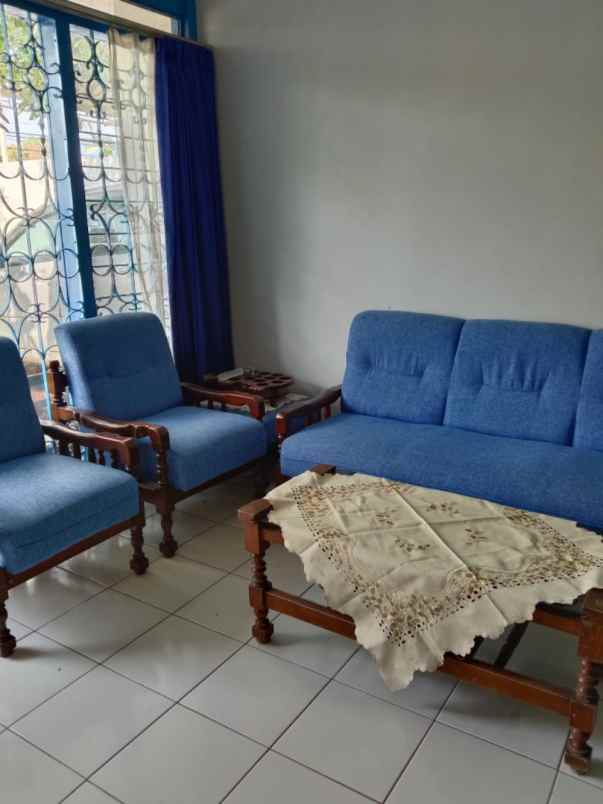 dijual rumah mulyosari timur