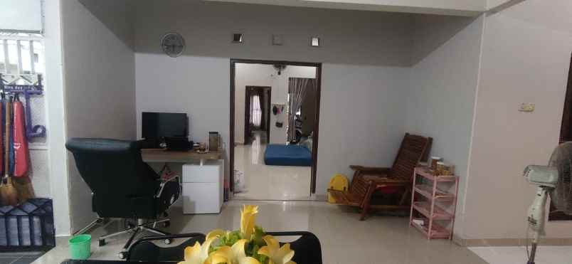 dijual rumah murah modern semi furnished hook 2 muka