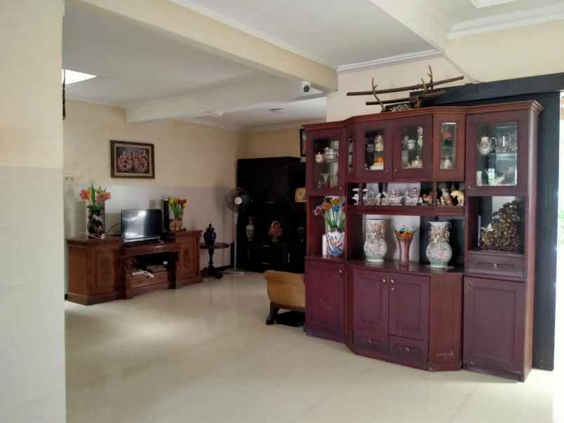 dijual rumah ngagel jaya