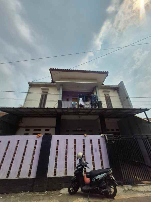 dijual rumah padasuka