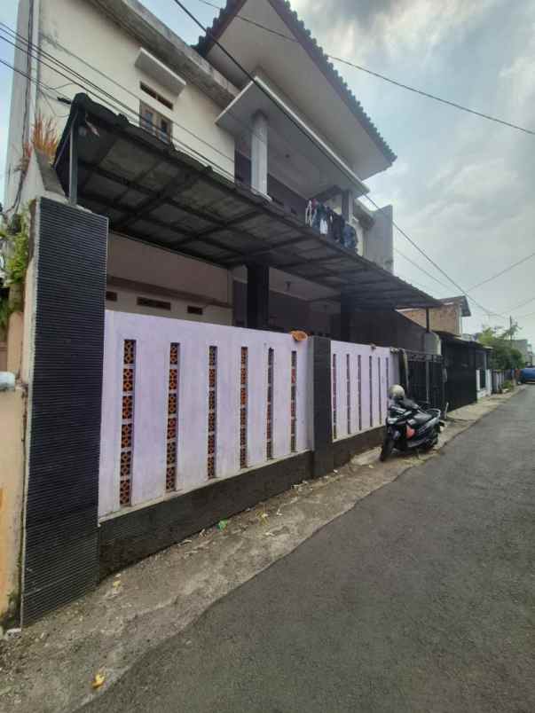 dijual rumah padasuka