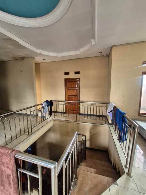 dijual rumah padasuka