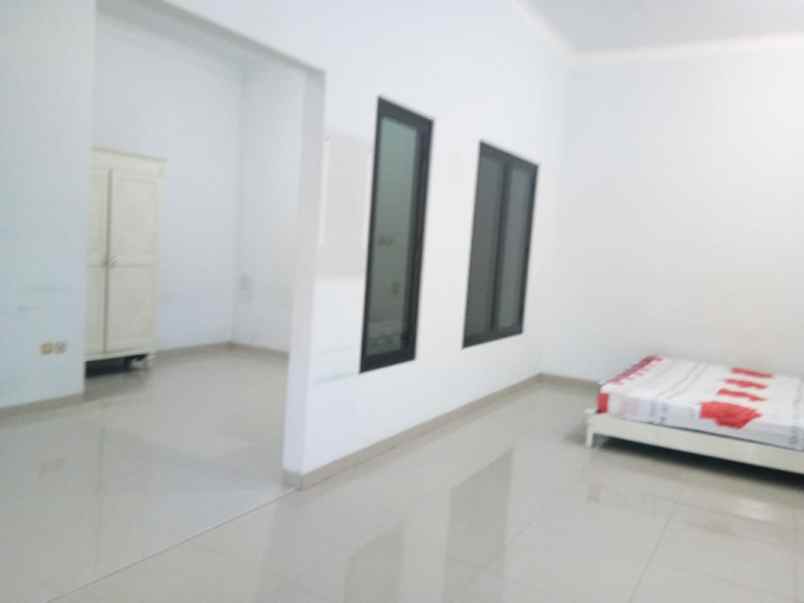 dijual rumah pakuwon city