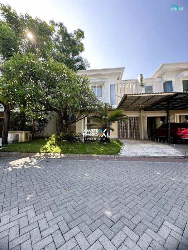 dijual rumah pakuwon city