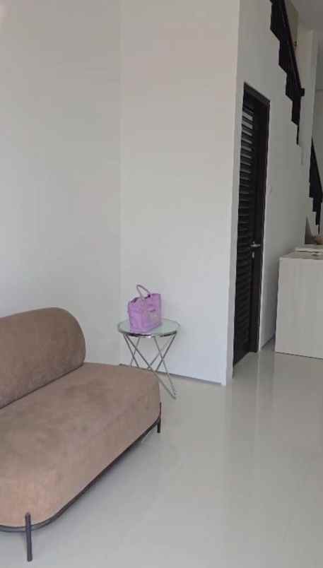 dijual rumah pakuwon city