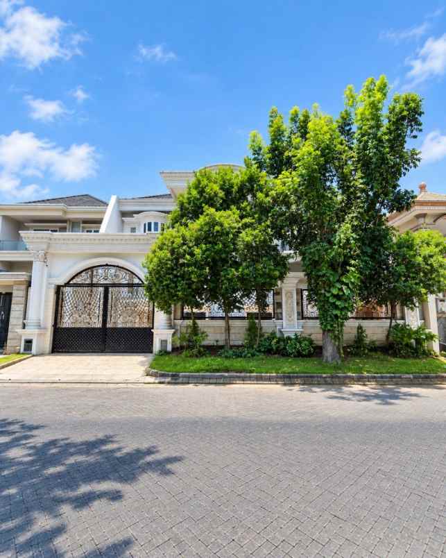 dijual rumah pakuwon city