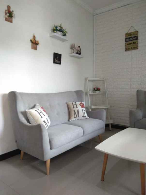 dijual rumah palm spring regency