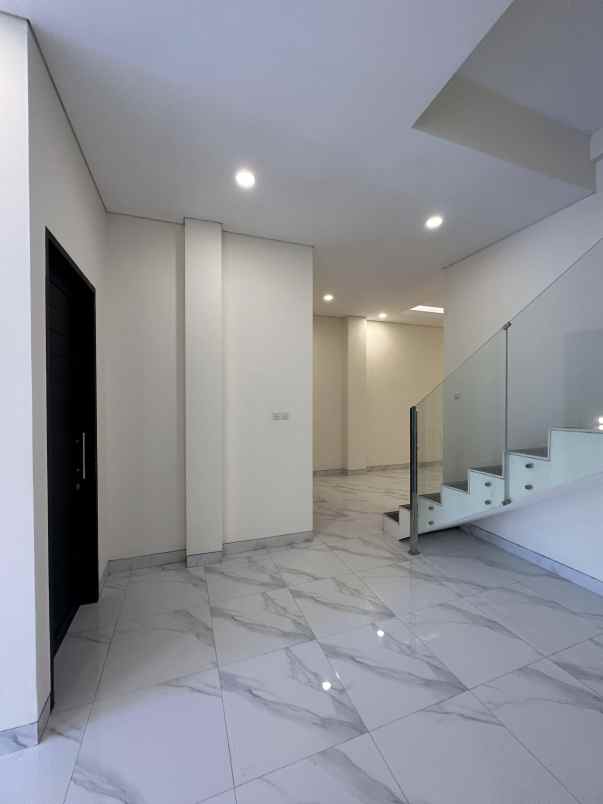 dijual rumah pantai mentari