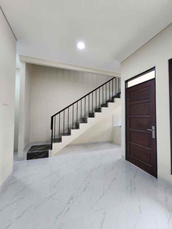 dijual rumah pasar minggu