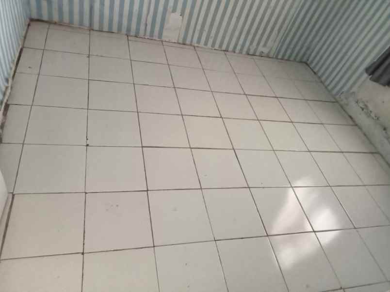 dijual rumah perum bumi kadumekar asri