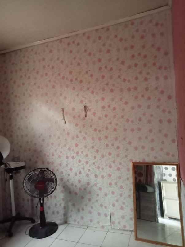 dijual rumah perum bumi kadumekar asri