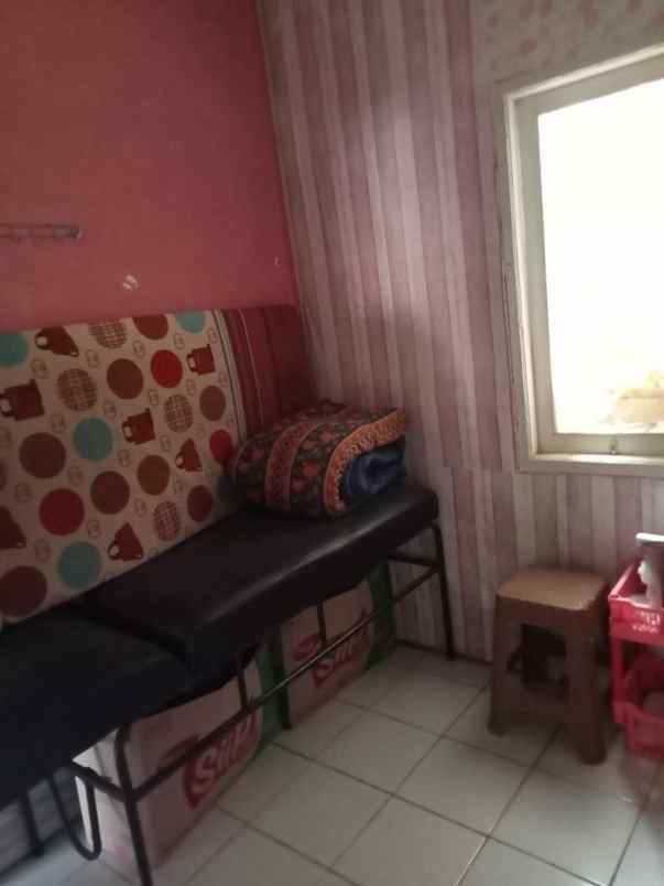 dijual rumah perum bumi kadumekar asri