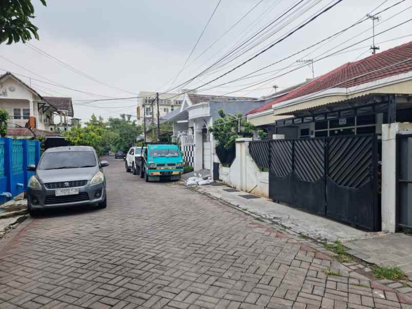 dijual rumah perum sutorejo indah