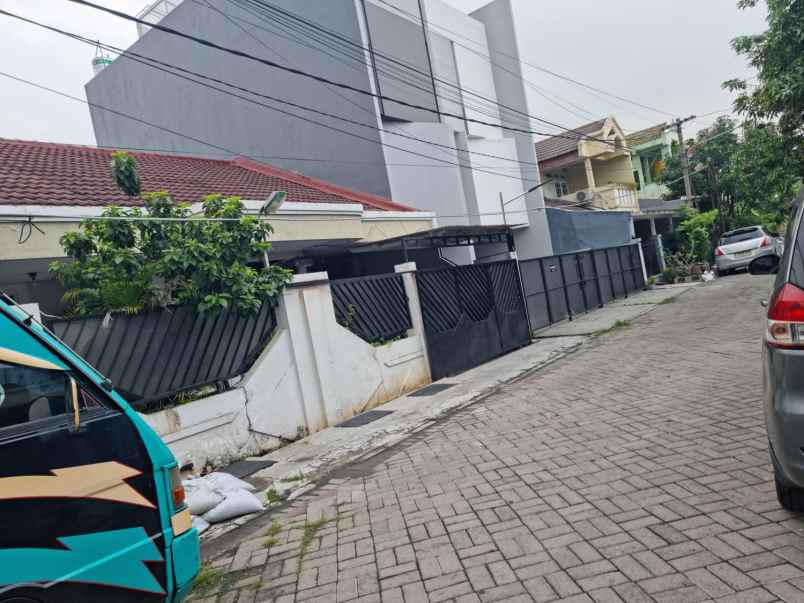 dijual rumah perum sutorejo indah