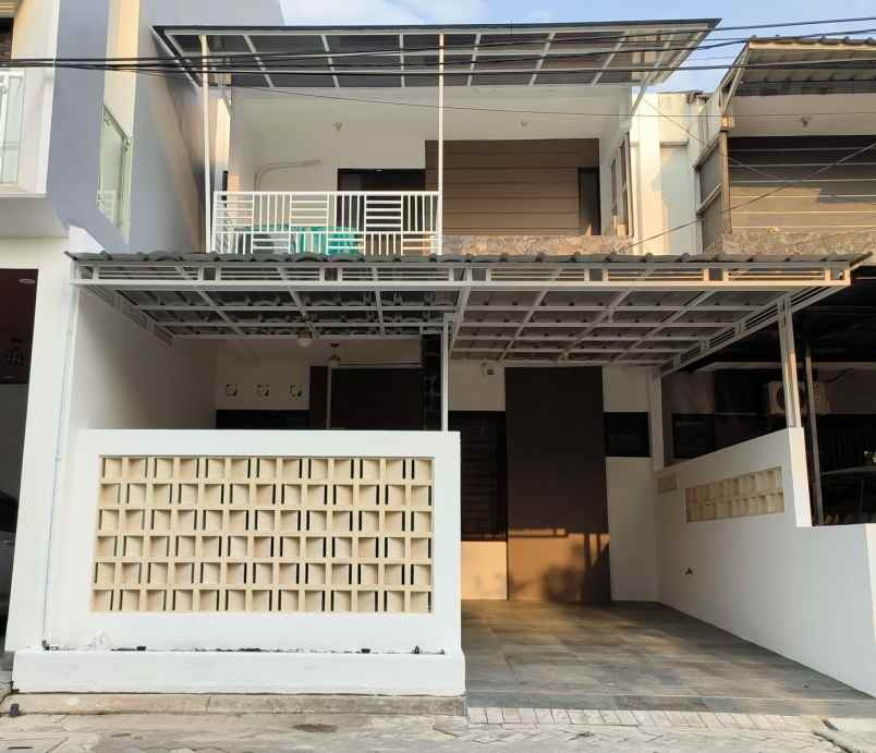 dijual rumah perum ubud village