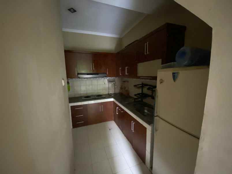 dijual rumah perumahan grand wisata