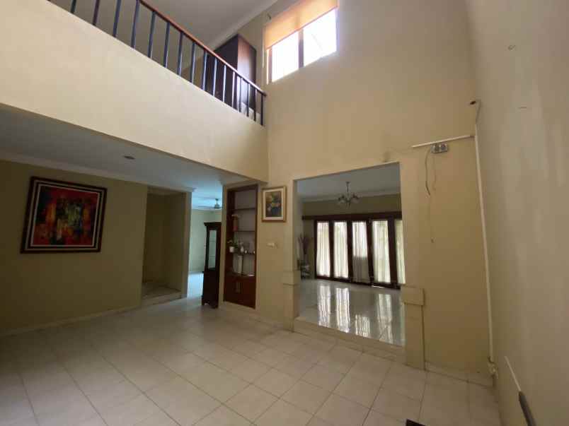 dijual rumah perumahan grand wisata