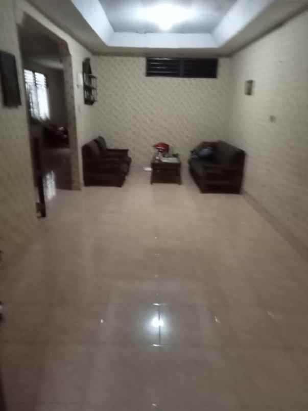 dijual rumah perumnas depok 1
